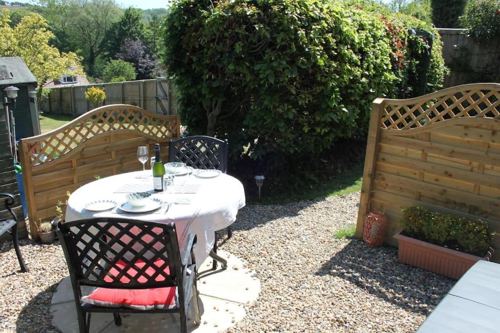 Hideaway Between Coast And Moors In A Beautiful Village Apartment Sleights Exterior foto