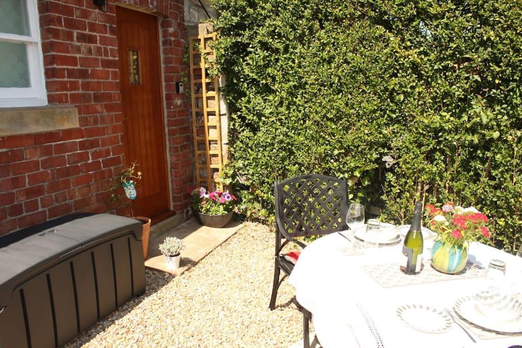 Hideaway Between Coast And Moors In A Beautiful Village Apartment Sleights Exterior foto